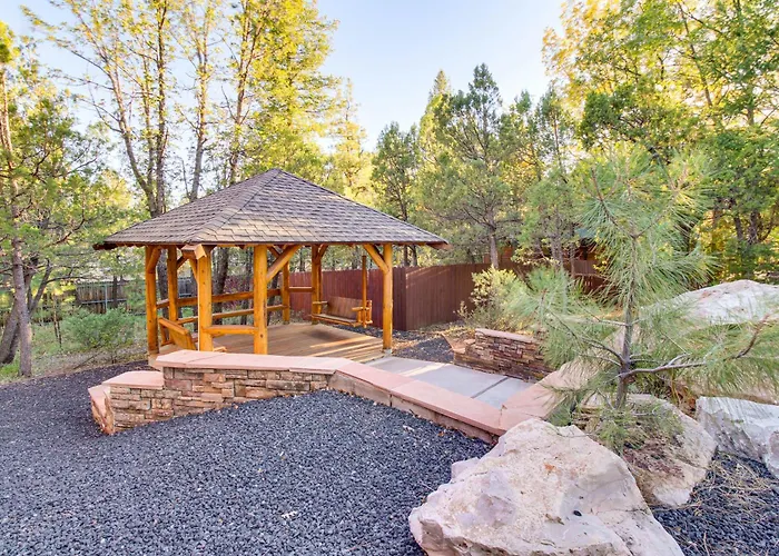 Great For Gatherings! Family In Lakeside Holiday home *