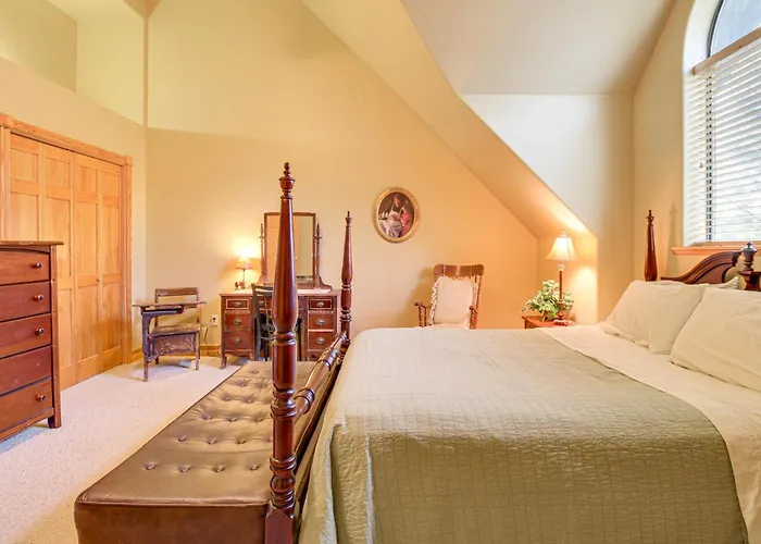 Great For Gatherings! Family In Lakeside Holiday home