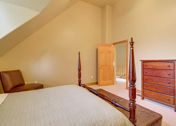 Great For Gatherings! Family In Lakeside Holiday home *
