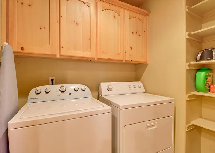 Holiday home Great For Gatherings! Family In Lakeside *